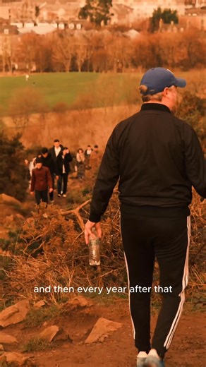 Tim Key's had a big year. Maybe his biggest. ⁠ ⁠ A much-loved film (The Ballad of Wallis Island), a role in The Paper (the new comedy from the Office universe) and all whilst continuing to write poems, publish books and perform stand-up. ⁠ ⁠ For our final podcast episode of 2025, we joined @timkeypoet in his "spiritual home" of Edinburgh and attempted to keep up as he climbed Arthur’s Seat. Along the way, he talks about the city’s grip on his heart, the unfortunate events of 2002 and the unresol