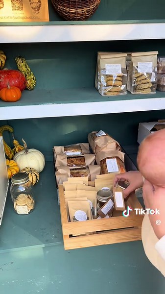 Friday farm stand setup feat aggressive mooing 🐮 #farmstand #farmstandsetup #roadsidestand #homestead #homesteadwife #homesteadinglife #sourdough #cottagebakery #cottagebaker