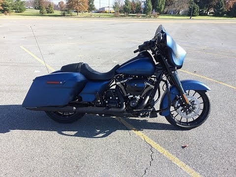 Wow! 2018 Harley Davidson 115th Anniversary Street Glide Special in Legend Blue Denim