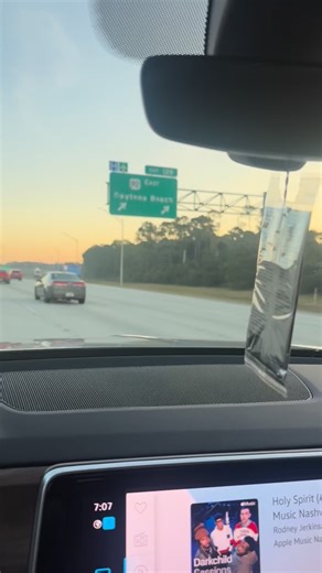 23 reactions · 6 comments | Let go be Great! #welightuptheworld #ghenryelectric #ghenrysolar #ghenryexperience #solar #electrician #solar #viral #trending | Gregory Henry | Facebook