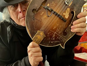 It's been years since I've changed anything on my mandolin except the strings. But, for Christmas, Connie gave me this beautiful handcrafted tailpiece created especially for my mandolin by my pal, master engraver, Weldon E Lister of Boerne, Texas. Everything Weldon Lister creates is an instant classic. He is truly one of the all-time greats. Google him and have a look at his work. The Lister family is no stranger to greatness. Weldon's dad was Big Bill Lister, one of the all-time greats and hero