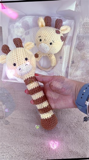 Sonajeros para los más pequeños 🪇🦒🐣 • Pattern by: Inna Chybinova •Para ver más modelos, seguime en instagram @ginger_byangie #crochet #handmade #crochetaddict #gift #giftideas #regaloscreativos