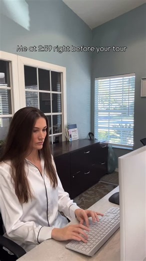 Indigo Isles Apartments on Instagram: "Me checking the door every 30 seconds waiting for your tour ✨😉 #LeasingLife #apartmenttours #904apartments"