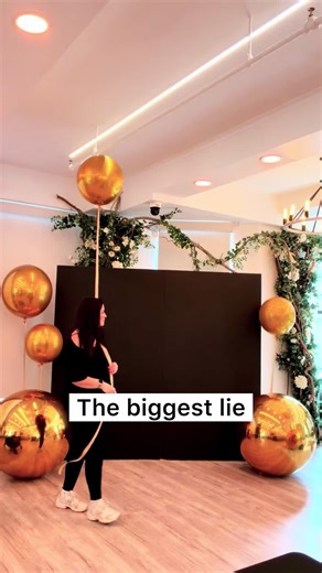 The biggest lie beginners believe before starting a balloon business: “I need more experience first.” So they wait. They overthink. They do free events trying to build a portfolio. But the truth is… you can get your first paying job within 30 days if you know where to market yourself and how to find clients. And no — you don’t need thousands of followers on Instagram. You just need the right strategy and to know where to find clients. Click the link in my profile if you want to learn how to buil