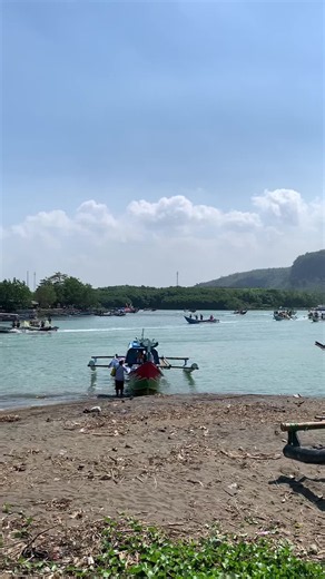 Sedekah Laut TPI Jetis Cilacap: Tradisi Nelayan dan Ritual Pantai