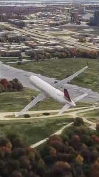 This pilot had to STOP mid-final because of incoming Delta #microsoftflightsimulator #atc #intense