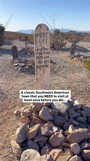 It feels like you’re in an old Western movie 👇🏼 Share this with someone that you think would love to visit this place ➡️ Follow for more bucketlist travel inspo 👩🏽‍🤝‍👨🏼 If Johnny Cash wrote a song about a town it has to be ICONIC… surely you’ve seen it in a movie or two 🎬 🎶 Welcome to Tombstone, Arizona 📍 Think… Cowboys, gunfights, dirt roads, wooden boardwalks, saloons, and just about anything associated with the American Wild West 🐴 🤠 🔫 It’s about an hour drive from Tucson 🚗 Pro 