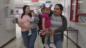 Una escuela para madres adolescentes: reciben sus lecciones lejos de señalamientos y prejuicios.  No te pierdas cada domingo Aquí y Ahora a las 10PM/9C por Univision. | Univision 34 Atlanta | Facebook