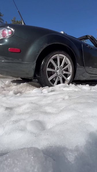 1st & 2nd gear Miata burnout