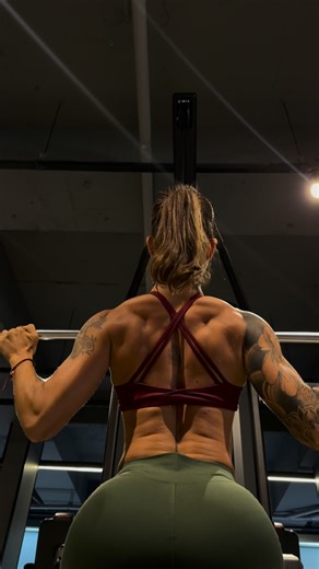 Lays Laloop | Back day 🫰🏻 🏷️: LALOOP @_trindade23 @maxtitaniumsuplementos @academiaevolve @ironhealthnutrition | Instagram