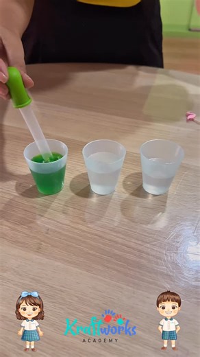 Kraftworks Academy on Instagram: "Oil + Water = Magic bubbles! 💧✨ Drop by drop, watch how oil and water refuse to mix! Perfect activity for curious little scientists 👩‍🔬👨‍🔬 Materials: -clear cup or transparent plastic glass -Water -oil -Food coloring (any color) -Dropper or small pipet . Enroll your little ones aged 1-4 years old in our Play, Learn and Explore class, where they can discover, learn, and grow. 📌 Discover our diverse Course Programs s