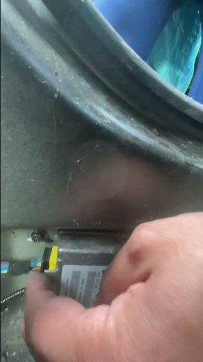 BMW Z4 E85 B PILLAR AIRBAG MODULE LOCATION & REMOVAL