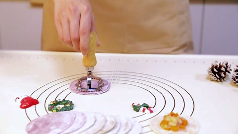 Pasta Ravioli Stamp Maker Cutter - Perfect for Easy and Precise Pasta Cutting and Ravioli Making - Perfect Christmas Gifts