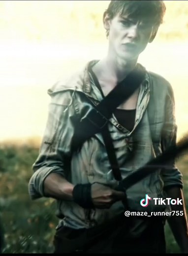 He is very handsome, I'm in love with him.🫦🫦🫦 || #edits #mazerunner #thomasbrodiesangster #fyp