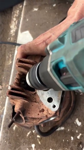 #motorcycle head spark plug threads #engineering #ytshorts #top #mechanic #reels