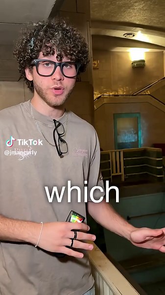 Exploring the Pool Room VR Experience