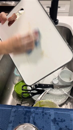 Clean Sounds for a Clear Mind: The Beauty of ASMR Cleaning