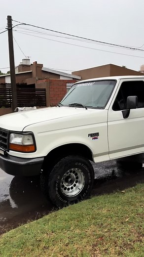 Explorando la Ford F100 Turbo 4x4