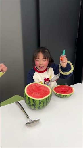 Watermelon-eating gadget #shorts #usefulststuffs #rentalroom