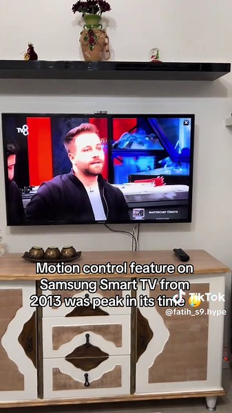 Discover the 2013 Motion Control Feature on Samsung Smart TV