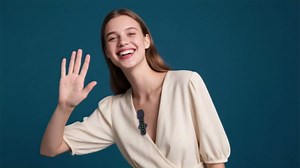 USB C Mini Wireless Lavalier Microphone for iPhone/Android,Lapel Mic with Magnetic Clip-on for Record Video，Lav Mic with LED Display Podcast Vlog Content Creator Interview