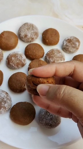 2.9K views · 42 reactions | 2 Ingredients Pedha Recipe  . . . . #pedha #pedharecipe #mathurapedha #indiandessert #facebookreels #viralrecipe #fbreels #dessertlover #reels #fbviral #festival #viyofoood | viyofoood | Facebook