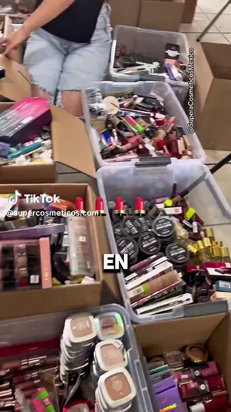 Compra cosméticos al mayoreo y emprende hoy