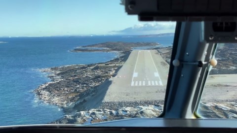 Landings from the flight deck SUPERCUT [4K] Palma Copenhagen Kulusuk Ilulissat Riga and more