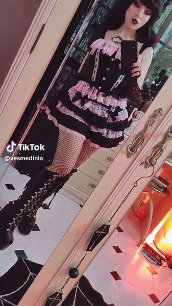 Dark Coquette: Pastel Goth Outfit Ideas