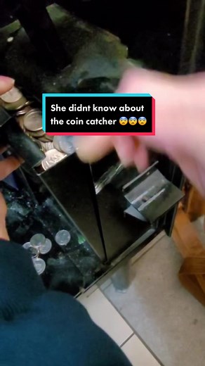 She didnt know about the coin catcher 😨😨😨 #quarters #errorcoin #vendingmachine #thecoinchannel #foryou first clip by @ckc.vending