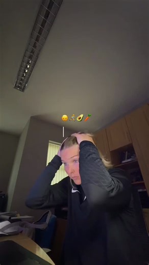 Éabha🍀 on Instagram: "Day 4 of the “Pattern Interrupt” Challenge. Acknowledging that it is much harder to do it by yourself and your environment can shape your actions and who you can become. Ps. I MISS MY FRIENDS"