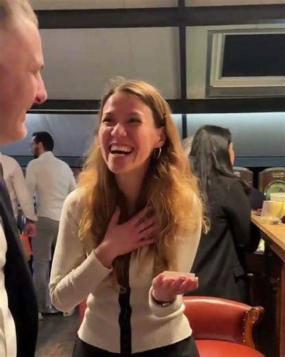 Magicien Team Building Paris : une animation unique pour vos équipes