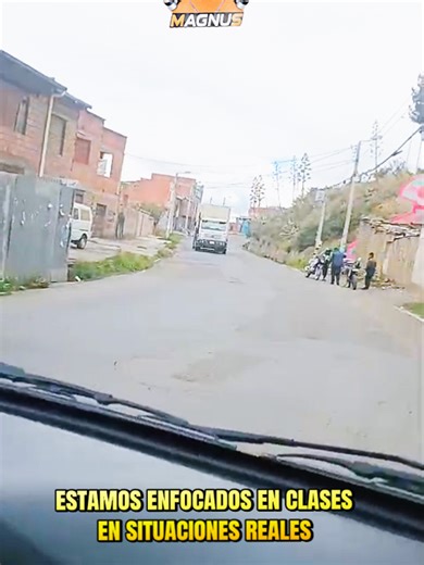 hoy nuestro alumno Magnus🧡 en su clase de conducción vehícular 🚘🛣️ ✅prácticas en situaciones reales ✅clases de manejo defensivo ✅ prácticas con tráfico vehícular y mucho más ven te esperamos 🫵🚘 #promocionesydescuentos #autoescuela #manejodefensivo #lapaz_bolivia🇧🇴 #cursodeconduccion