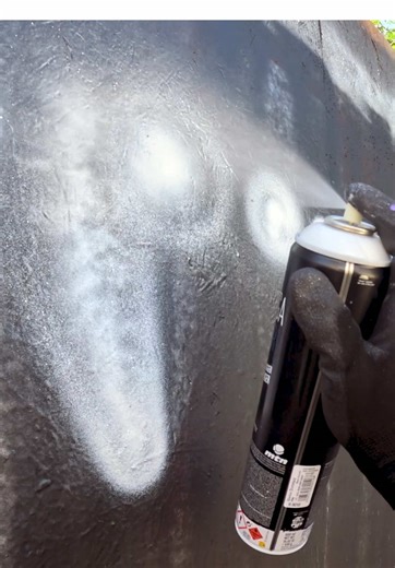 Ran a few different caps on Mega Color White to see how they’d stack up. The stock Pink Dot really dumps paint with that high pressure; great for bombing. The Frogger sprayed clean and felt a little more conservative. The NY Fat was my favorite—classic round pattern, solid flares, and it doesn’t burn through paint as fast. The Lego is nice for thinner lines but can still handle fills. The Astro Fat had a couple weird hits, but it does really nice flares.