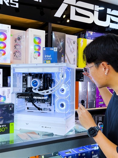 ขาวคลีน ระดับพรีเมียม 🤍✨i7 14700F x RTX 5060 TI 8GB OC 1-CLICK BLACK GDDR7 SPEC CPU INTEL CORE i7 14700F (20C/28T) MB GIGABYTE UD B760M D3HP DDR5 Ram 32GB/5600 DDR5 (16*2) CORSAIR VENGEANCE BLACK VGA GALAX GEFORCE RTX 5060 TI 8GB OC 1-CLICK BLACK GDDR7 SSD M.2 1TB HIKSEMI FUTURE PCIe 4x4 (HS-SSD-FUTURE 1024G) Power SEGOTEP BN 750W 80 BRONZE NON MODULAR (BLACK) Case HUNTKEY MVP DESTINY WHITE ชุดน้ำปิด 3 ตอน ID COOLING SPACE SL360 WHITE ราคา 48,280 บาท ( ราคาขึ้นอยู่กับวันที่จัดสเปก) รับหน้าร้านไ