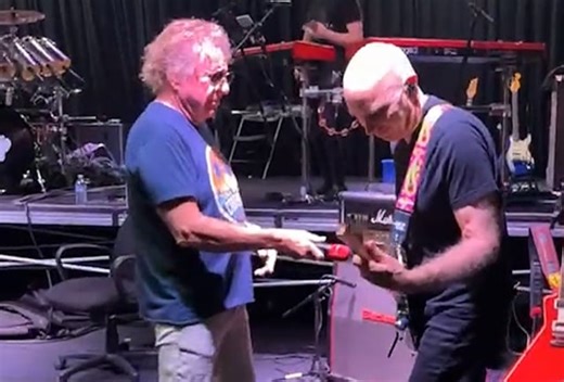 Watch HAGAR, ANTHONY, SATRIANI And BONHAM Rehearse VAN HALEN's 'Poundcake' For Upcoming Tour