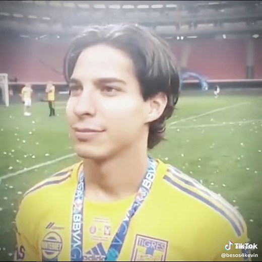 #diegolainez ☆ :: hoping tigres wins the final 😛 :: erm why am getting jealous that my ex is talking to girls, i dont even want him (i do) :: #fyp #futbol #tigresuanl #viral #edit