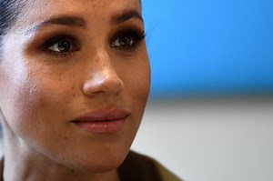 Bebé de Meghan Markle dá pontapé dentro da barriga e vídeo capta o momento