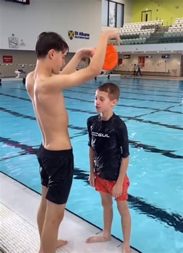 5.8K views · 24 reactions |  Swimming Hat Hack  Struggling to put on a swimming hat? Here’s a little trick that might help  Whilst this will save time, always make sure you check it's on properly so they're all ready to go ✅ #SwimHack #SwimmingTips #EveryoneActive #SwimLife #SwimmingPool #Swimming #SwimmingLessons | Everyone Active | Facebook