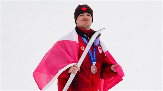 Freestyle star Kingsbury misses out on gold in men's moguls with tiebreaker