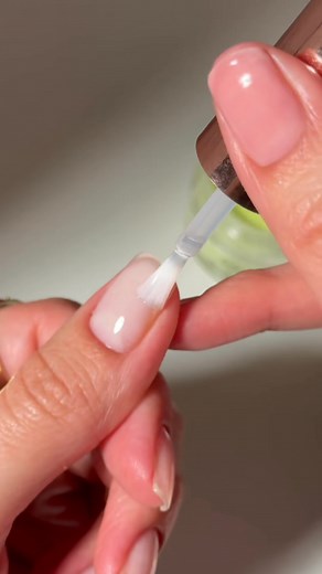 There’s just something about a one color Chartreuse mani  Glowdip’s “Smooth Avocado” Dip Powder is reminiscent of this vivid yellow green dream ‍ •link in bío •code BEELONAILS saves | Eliana Phillips | Facebook