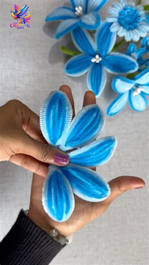 DIY Pipe Cleaner Lily | Easy Bendy Twist Flower Tutorial 🌷#pipecleanerart #diy #flowers