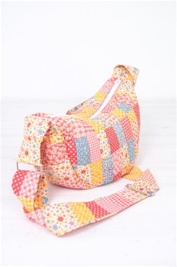 Quilted Crescent Bag Sewing Pattern and Video Tutorial: Beginner Friendly Tutorial - Etsy Australia