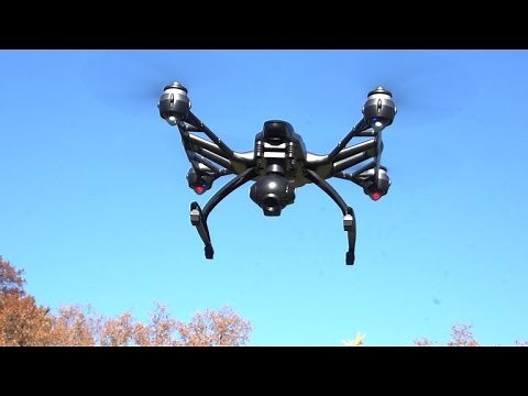 Yuneec's Typhoon Q500 4K quietly captures high-res video from the sky and ground