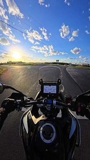 How to shift gears on a motorcycle 🏍. #motorcycle #motorbike #motorcyclecommunity #motorcycletips #biketips | Justridemoto