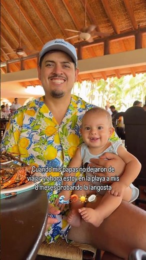 Nosotros probamos la langosta ya de adultos y este chiquillo sus 8 meses 🤣🤣🤣