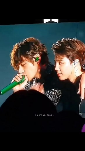 vmin#v #jimin #김태형 #박지민 #태형 #지민 #vmin #vminpo #armybts #bts #방탄소년단 #bts_official_bighit #foryou