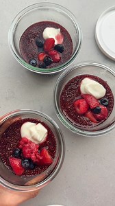 RECIPE: https://feelgoodfoodie.net/recipe/2-ingredient-chia-jello/ Have you ever tried mixing chia seeds with juice to make Chia Jello? It seriously has a similar consistency to jello! | Feel Good Foodie