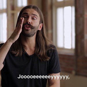 Everyone sing along to the Sunscreen Song 🎶 Joeeeeeeeeeyyyyyy, use me. Spray me on your arms and rub me in 🎶 | Queer Eye