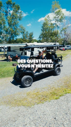 Monte à bord : l’aventure commence avec le capitaine Ghislain! #CampingDeCompton #CampingQuebec #Estrie #CantonsDeLEst #VacancesFamille 🎥 @benjyfilms | Camping de Compton